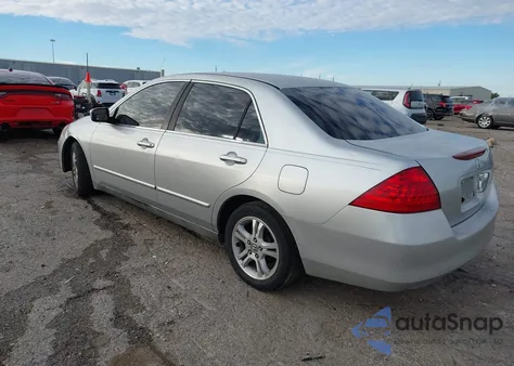 2007 Honda Accord 2.4 Lx z USA, uszkodzony, nr VIN 1HGCM56437A143166